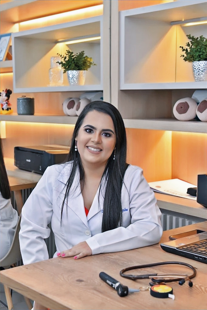 Dra. Renata Rocha Virgulino em consulta
