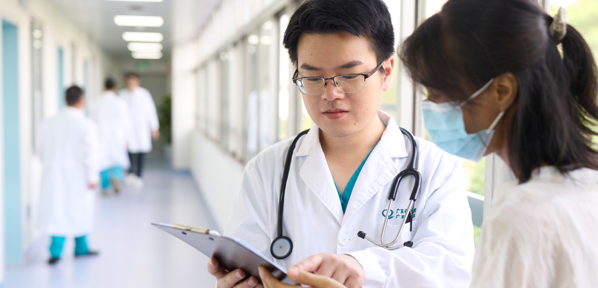 刘洋医生与病人间的交谈