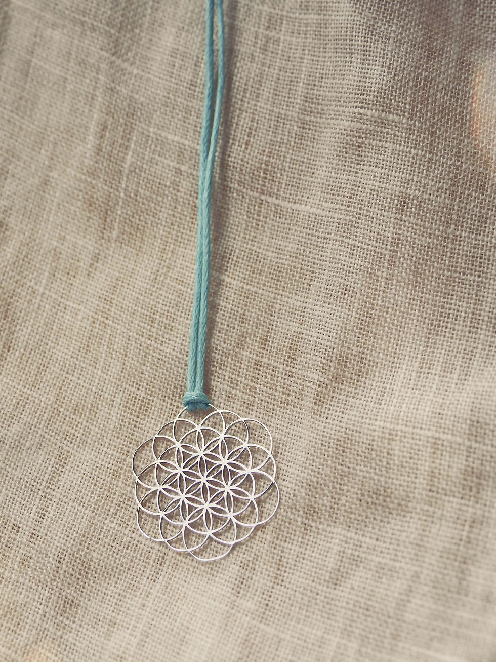 Thumbnail: Flora Fortuna - White Gold