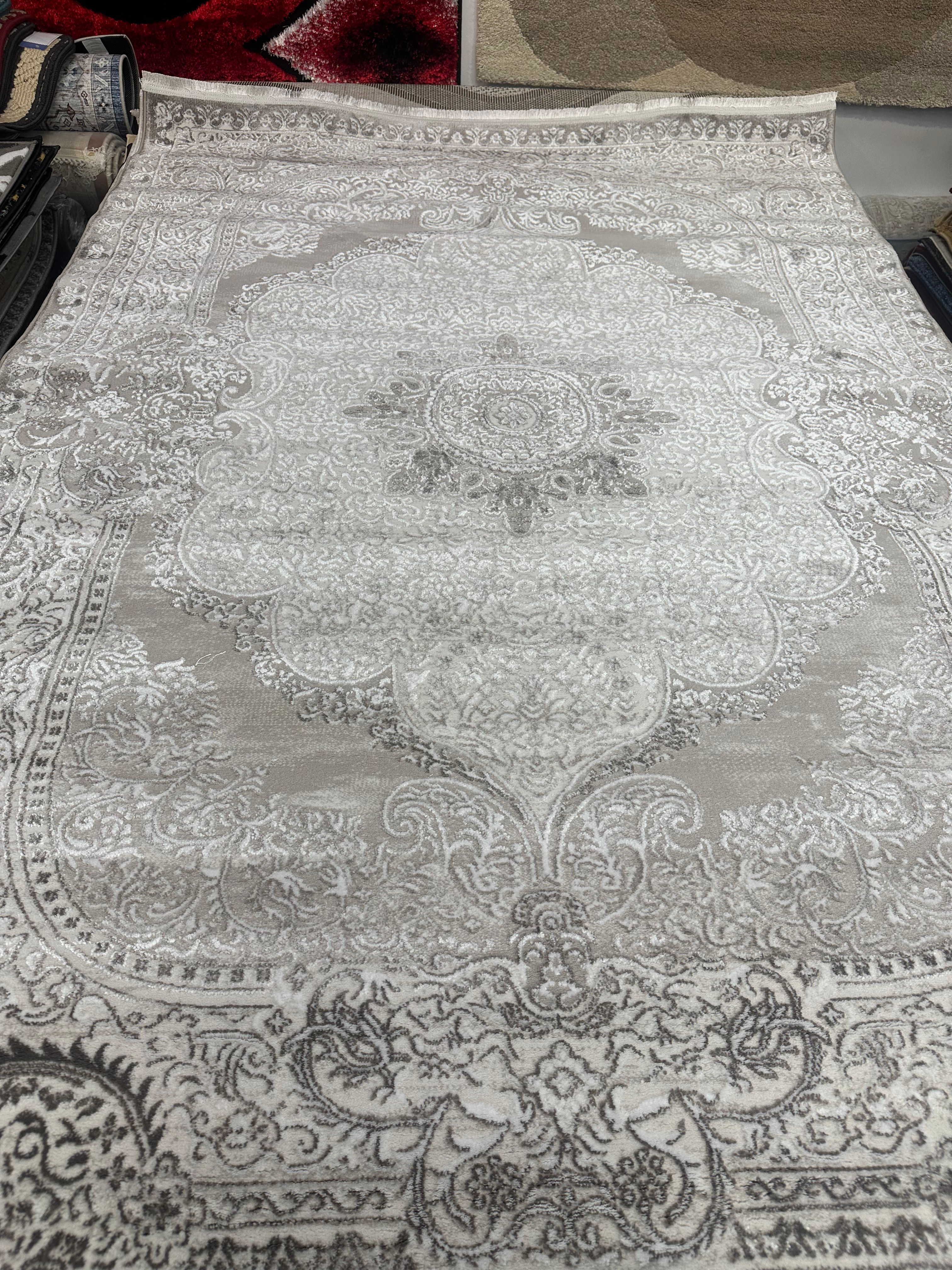 Moderna4(5' by 8')