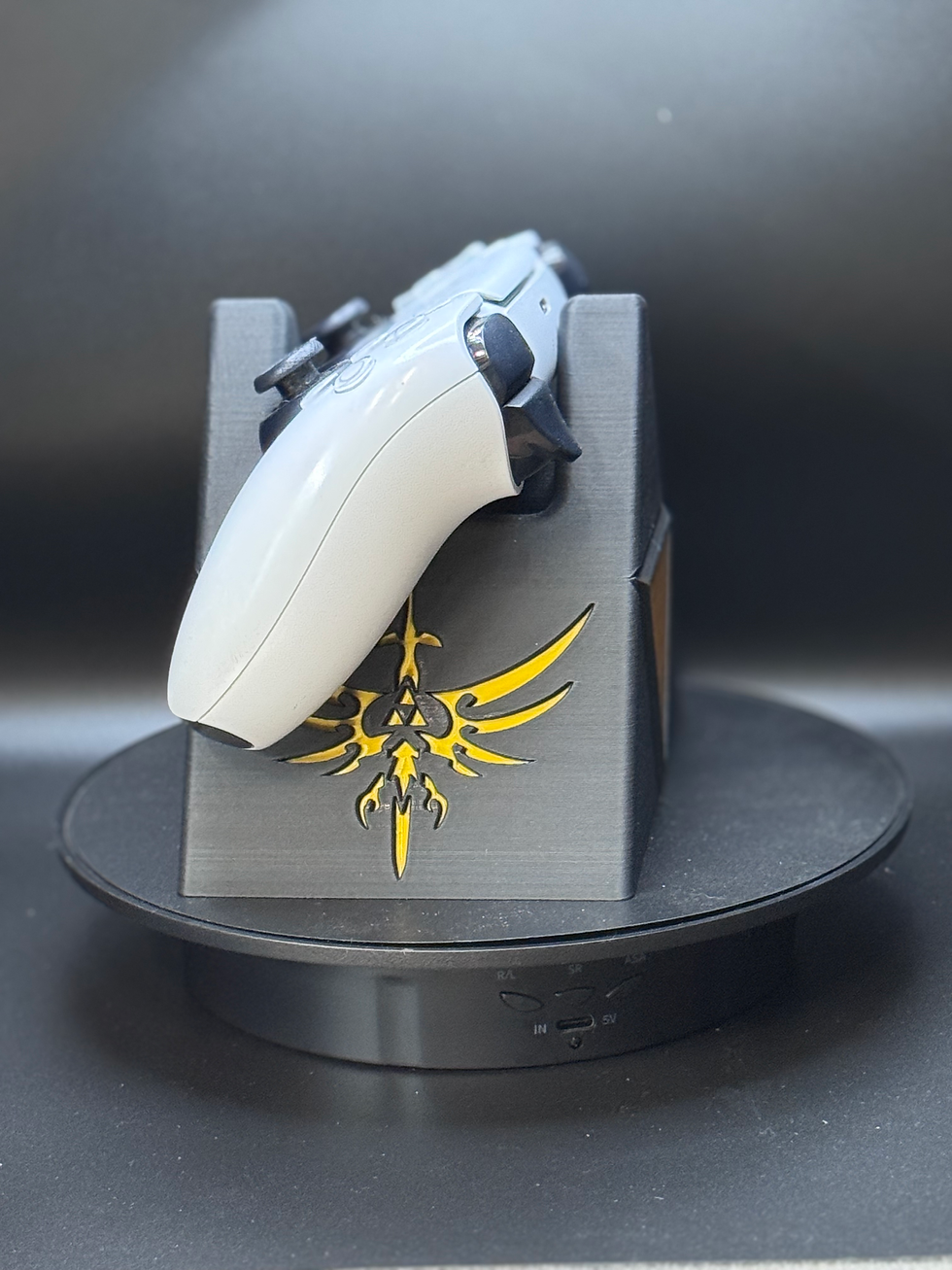 Thumbnail: Zelda Triforce Controller Holder