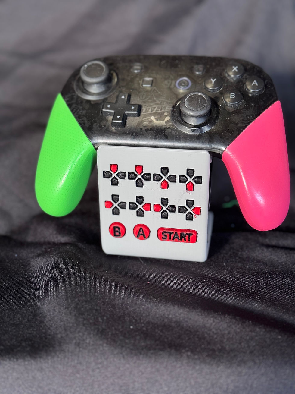 Thumbnail: Universal Controller Stand Game Old School