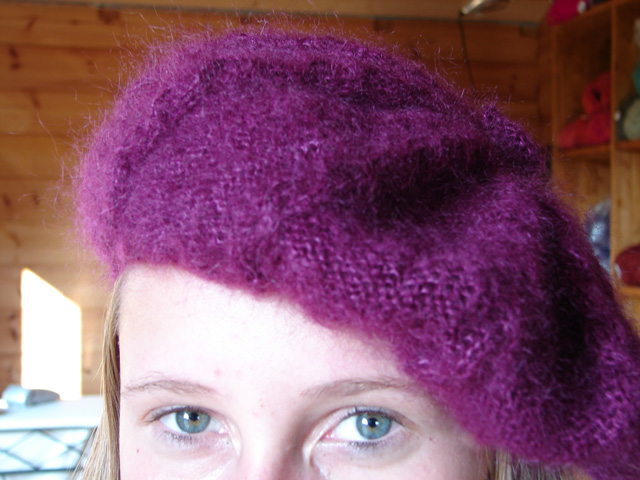 Béret Claudine fushia 40€