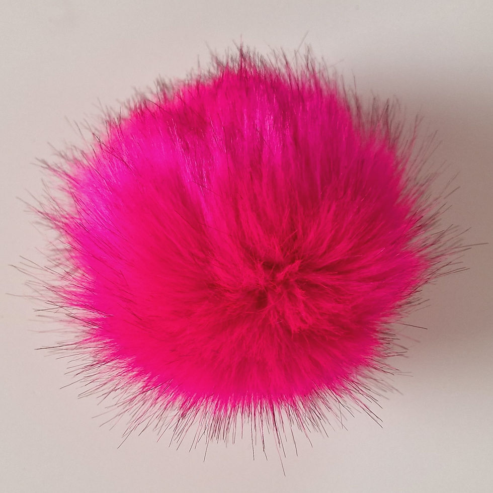 Thumbnail: Pompom with loop dark pink/Pompon met lus donkerroze 15cm/4,5inch