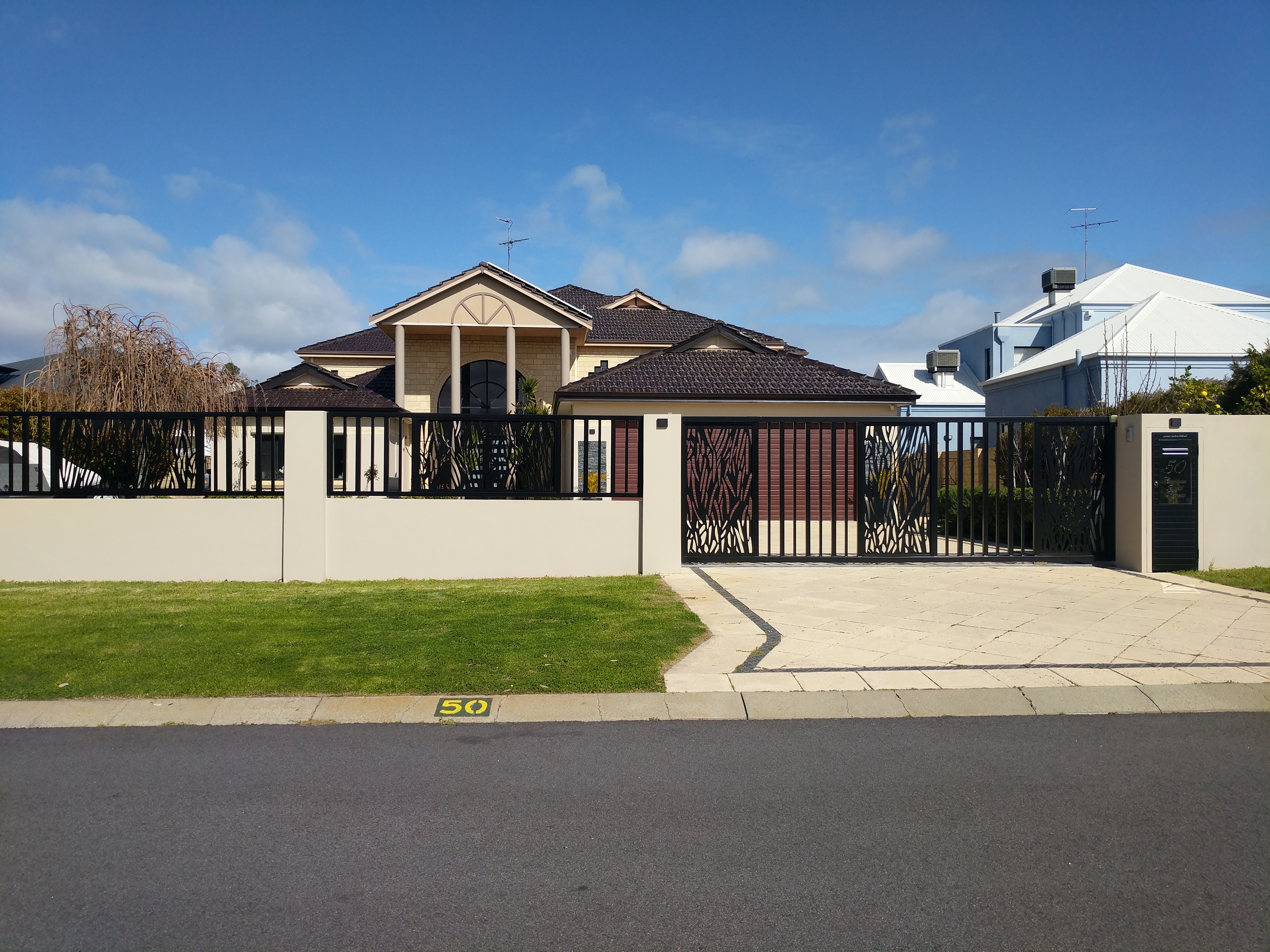 Gates, fences & screens Outdoor Walls n Floors Mandurah