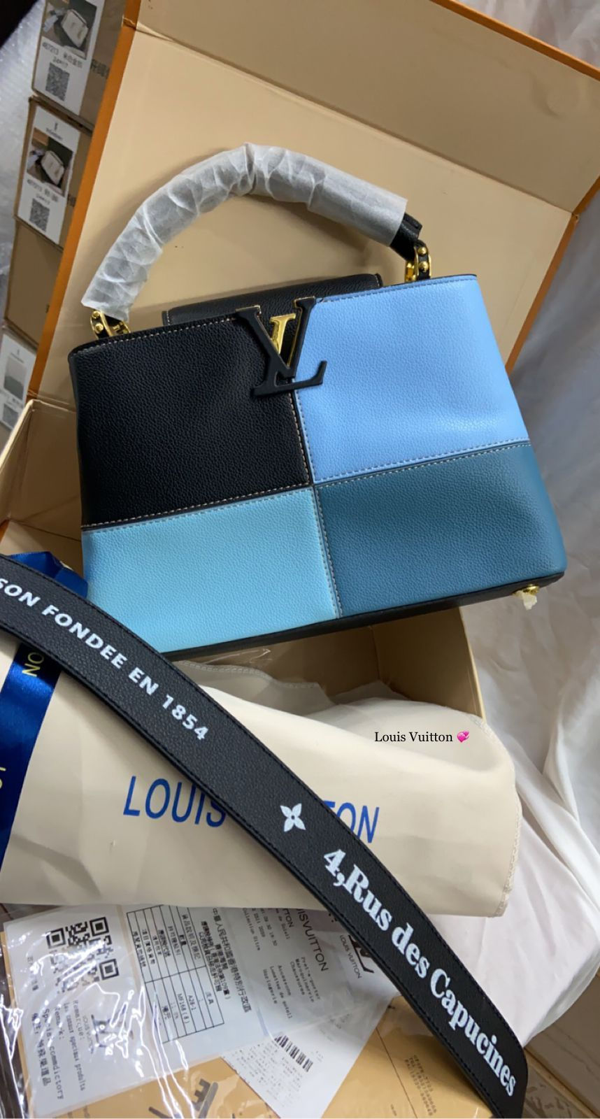 Thumbnail: LV Capucine Handbag 