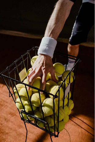 Tennisbälle-Korb_edited.jpg