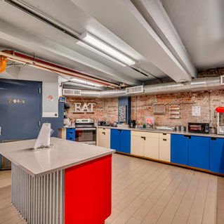 Hotel económico en Queens, ¿aún cerca de Times Square?