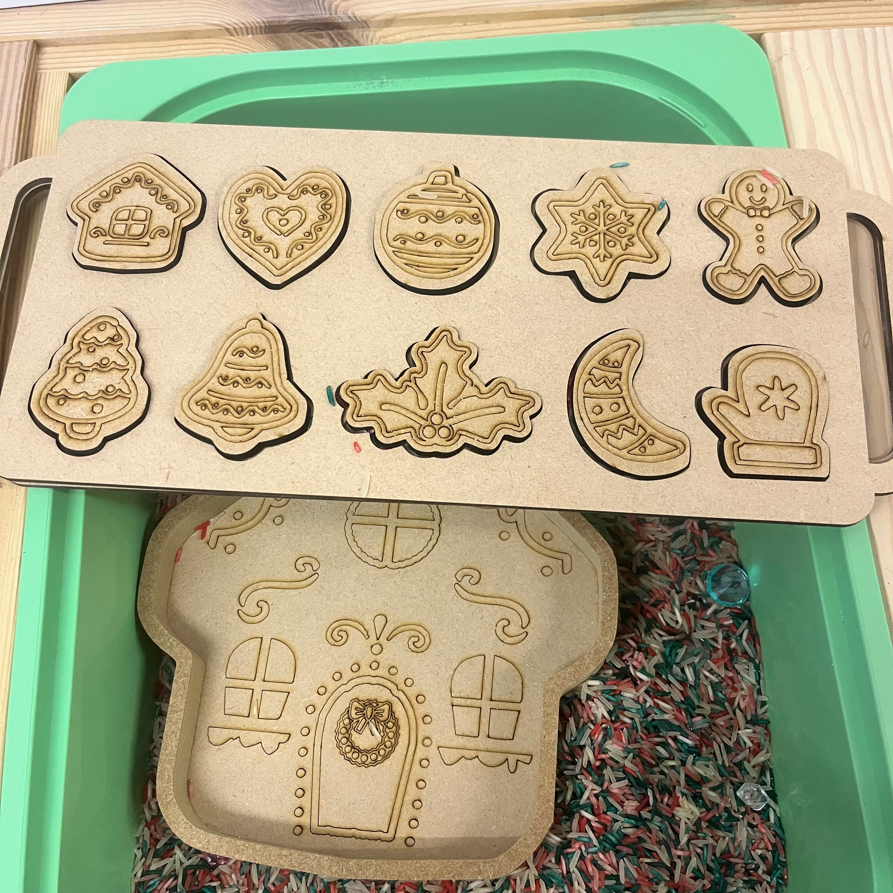 Gingerbread Christmas cookies baking set