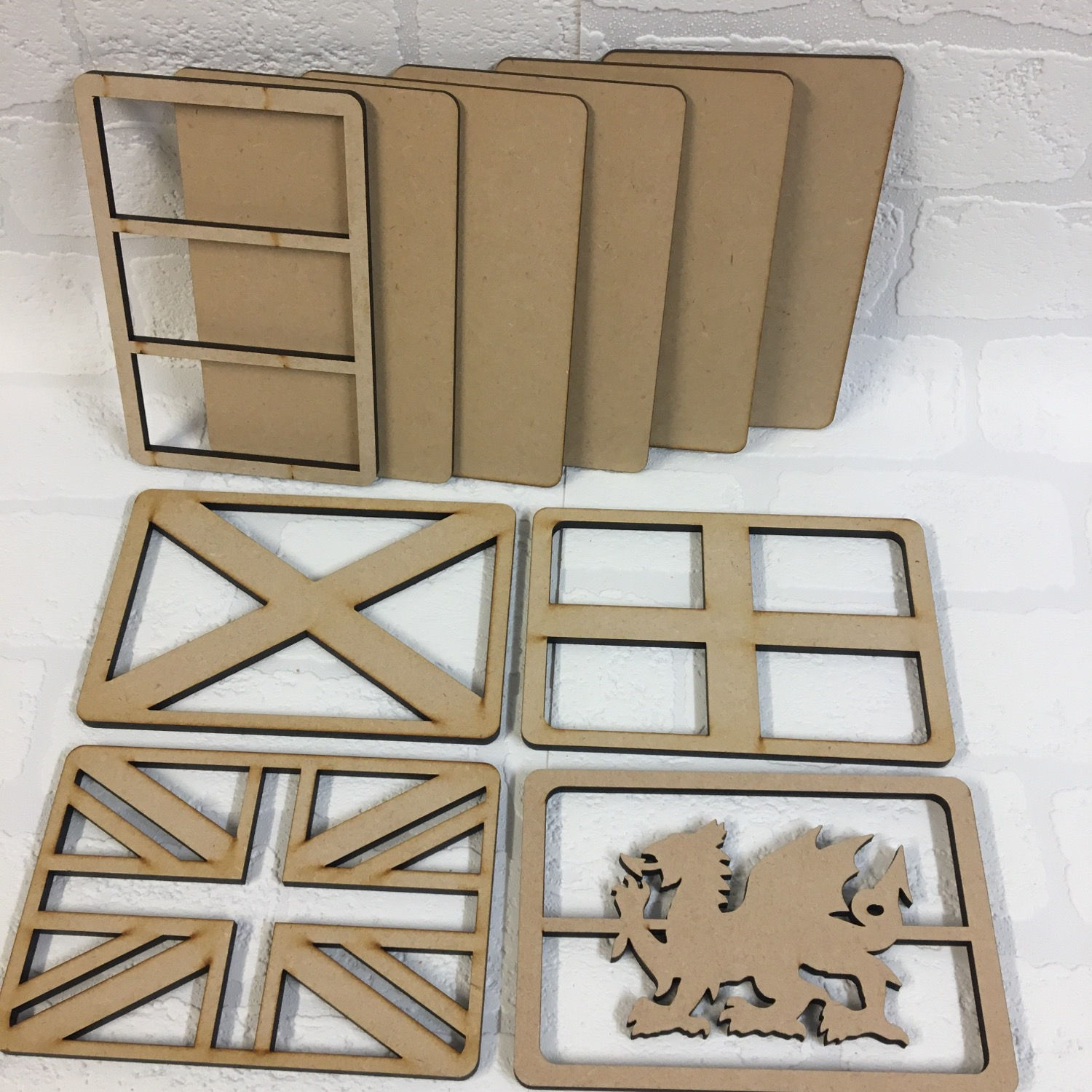 Hollow Flag Stencils / Trays Pk5