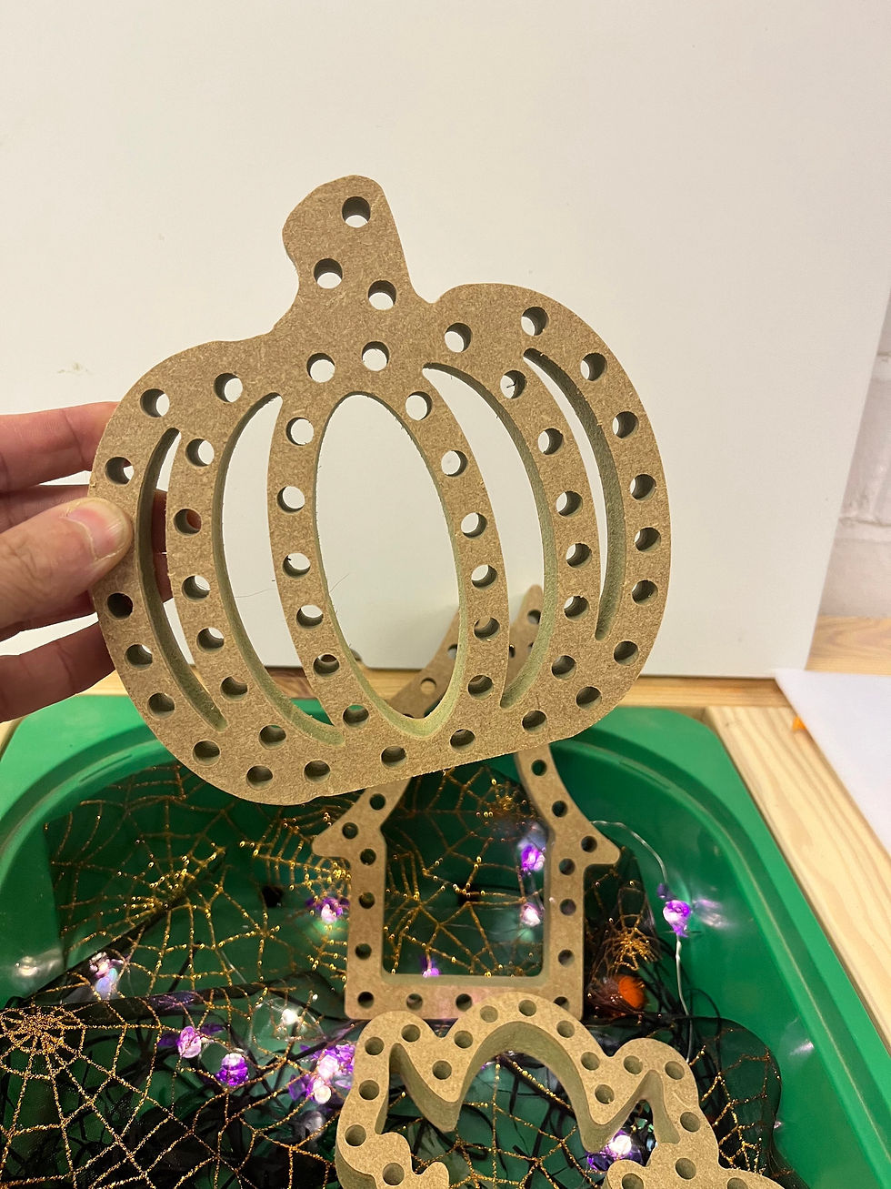 Thumbnail: BASICS chunky threading Halloween shapes (Pack of 4)