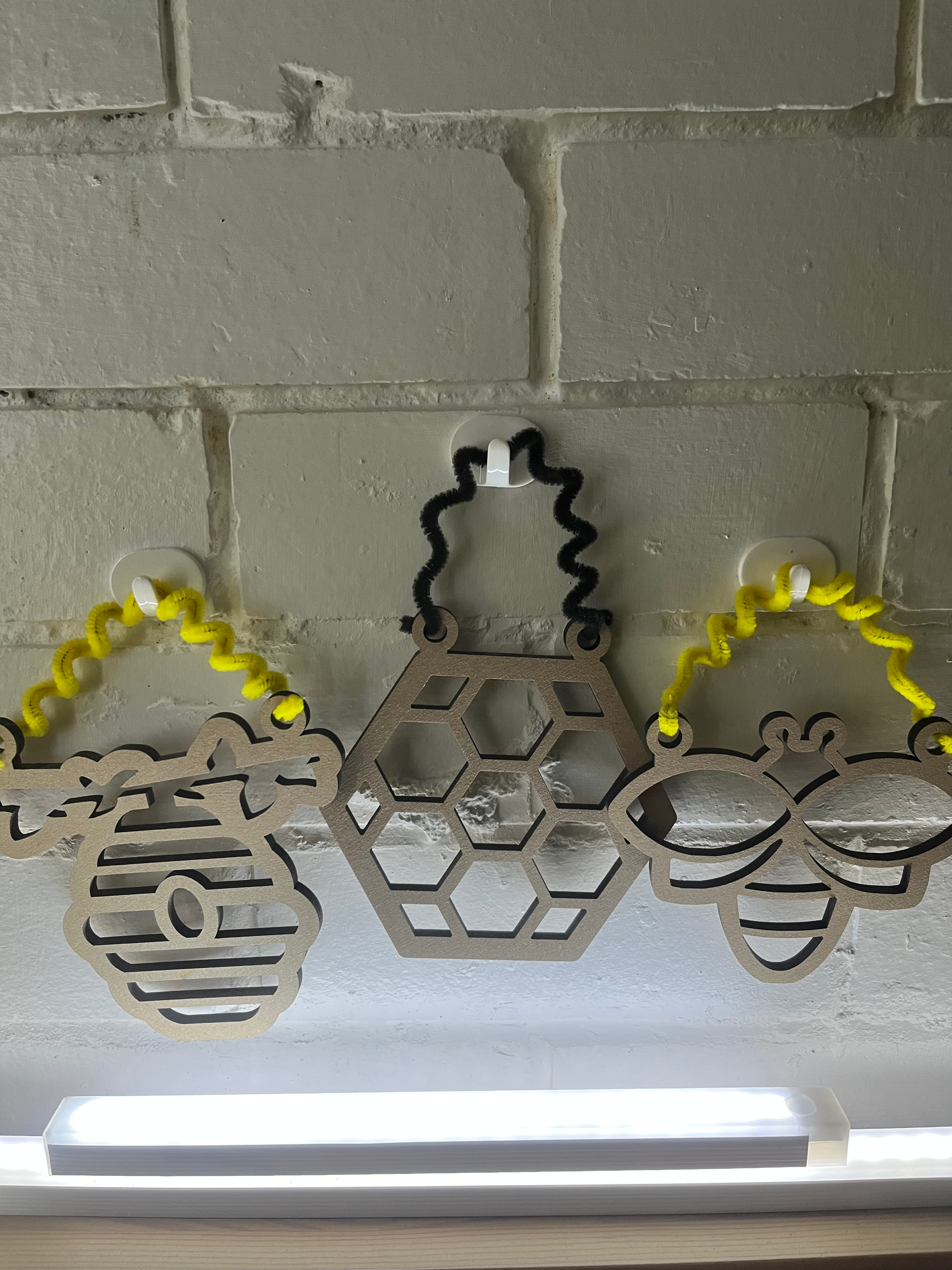 BASICS Solid 6mm Bee themed hanging Shapes (Pack of 3)