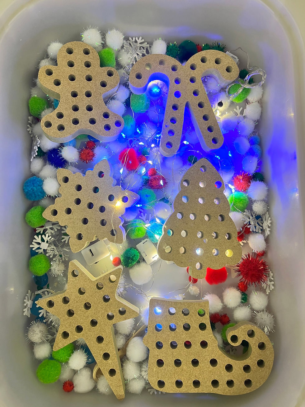 Thumbnail: Set of 6 chunky Christmas threading straw shapes