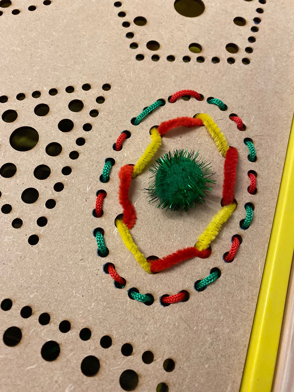 Thumbnail: BASICS Shape recognition peg Lid