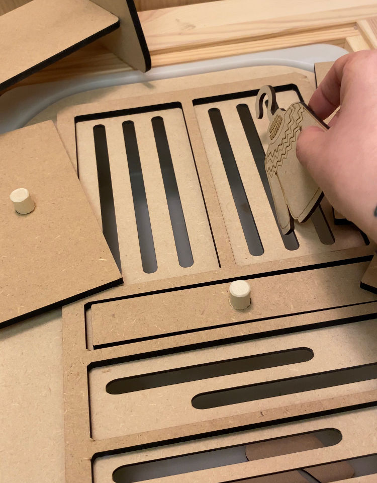 Thumbnail: Clothes sorting posting lid