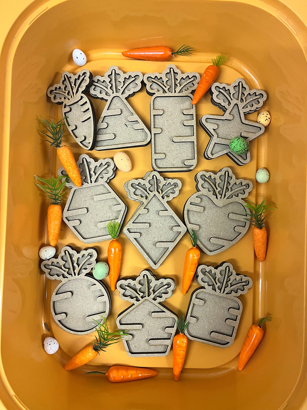 Thumbnail: Easter Carrot shape matching Flisat insert