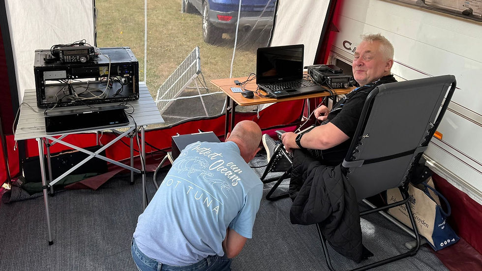 Darran kneels before Jerry.jpg