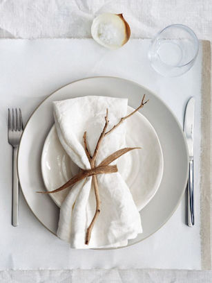 5 Ideas For A Beautiful Modern White-ish Table.