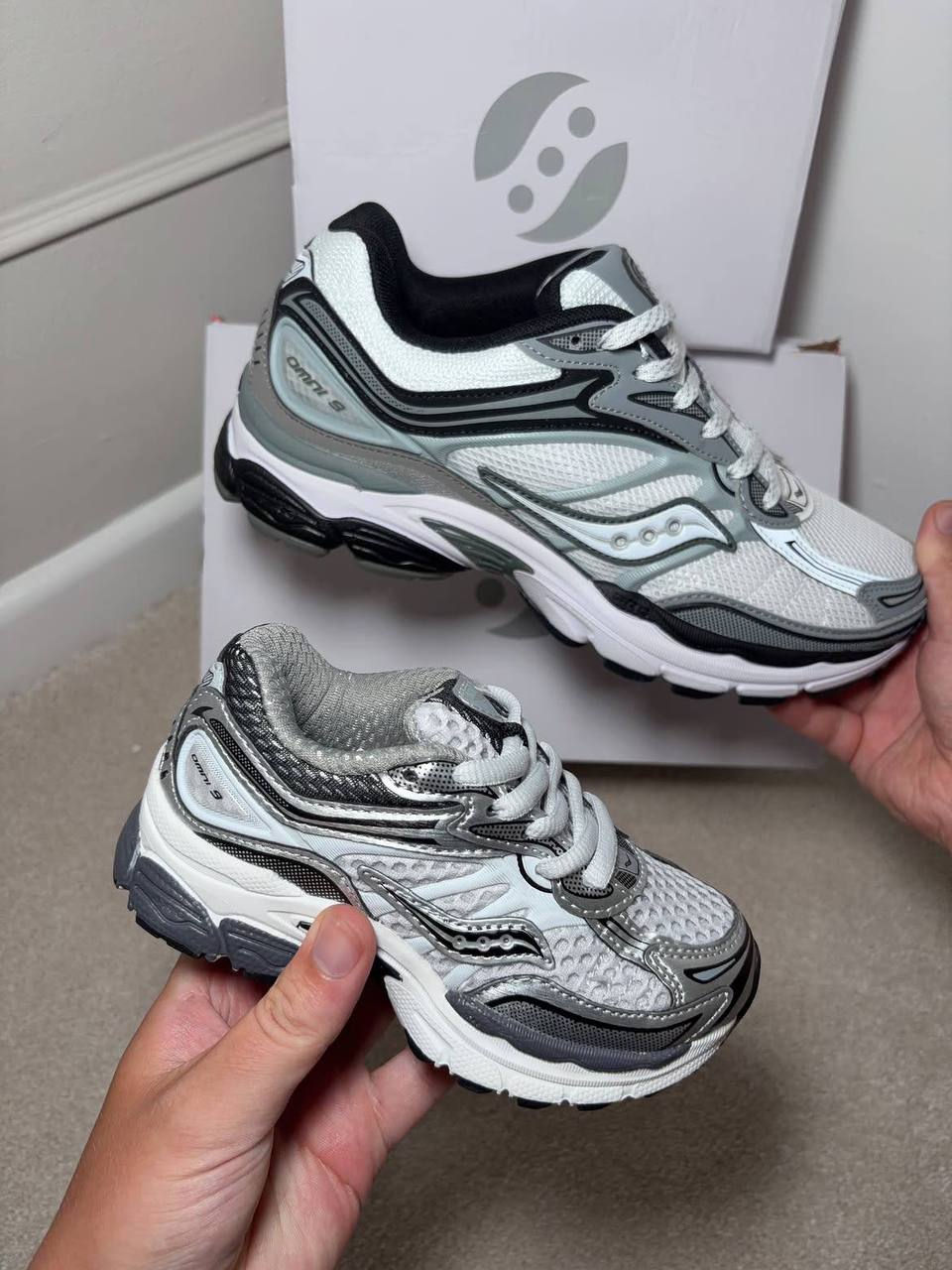 Thumbnail: Saucony Omni 9 👟