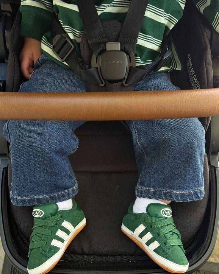 Miniature : Adidas Kids Trainers List
