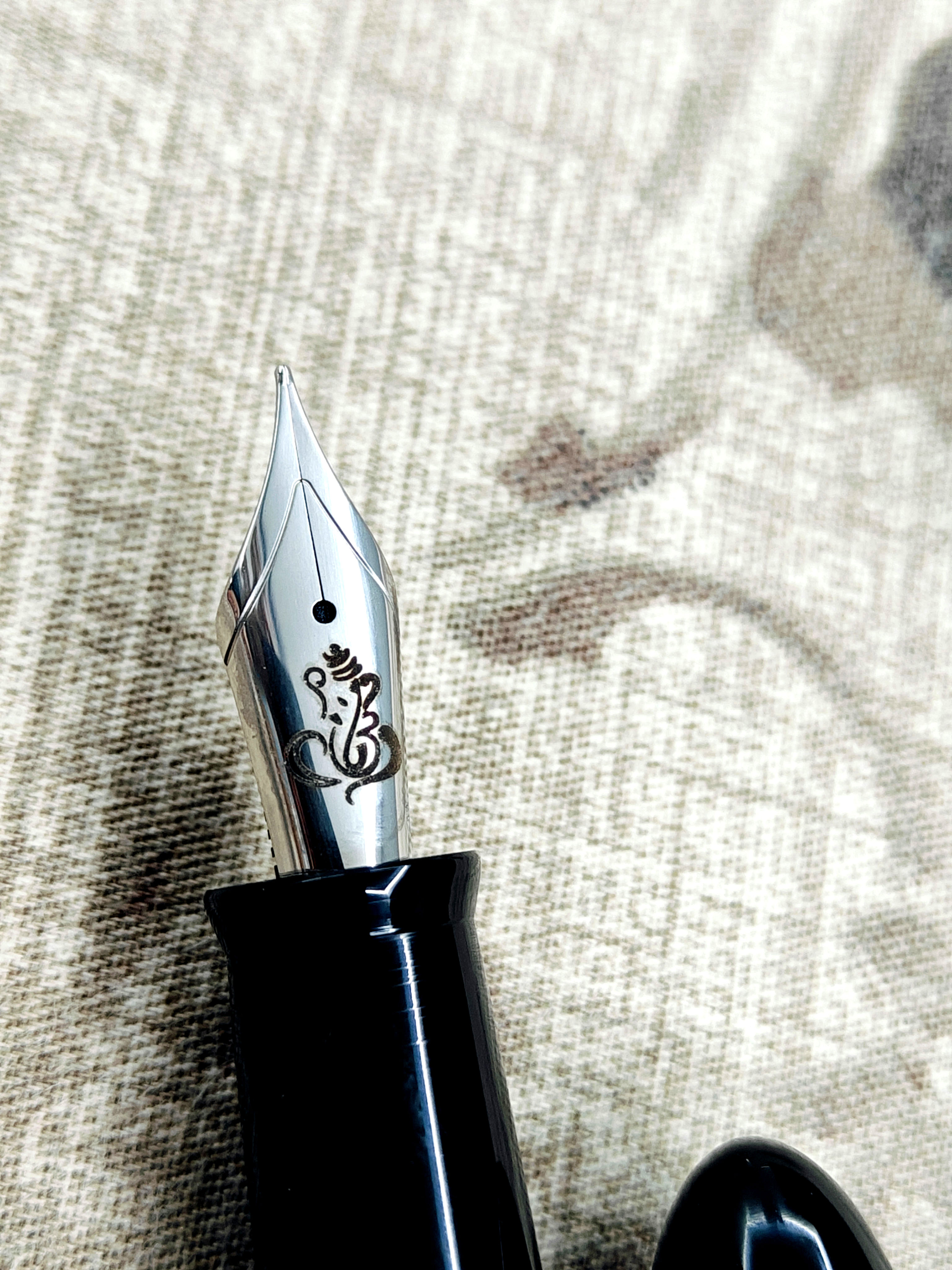Vazir Gajanan Fountain Pen (Divine Series)