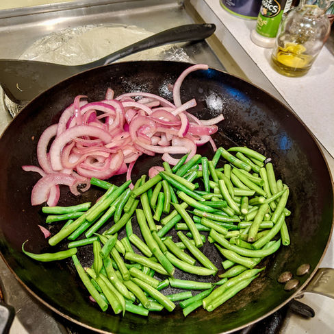 french green beans and red onions