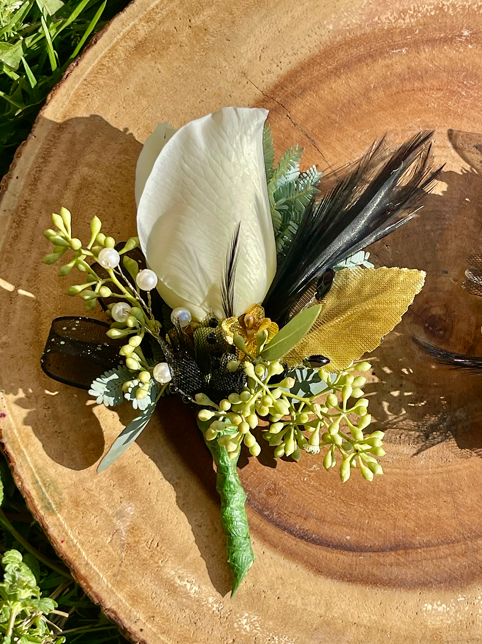 Thumbnail: Fresh Floral Boutonniere