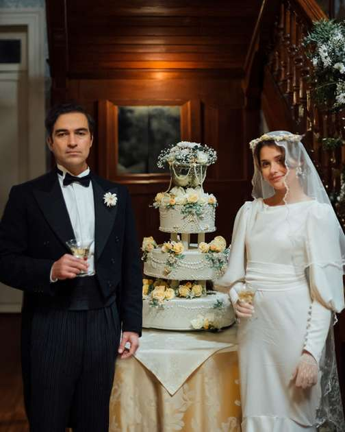 Nicole Wallace ao lado de Alfonso Herrera