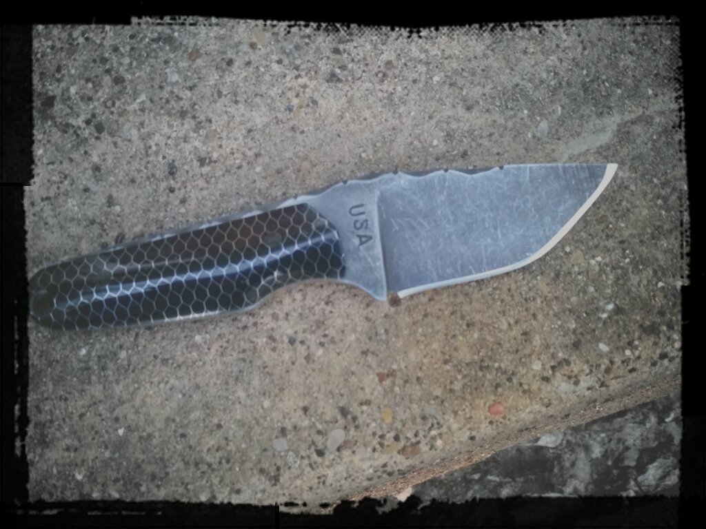 NECK KNIFE