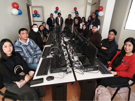42 jóvenes guatemaltecos inician su camino en el mundo de la tecnología