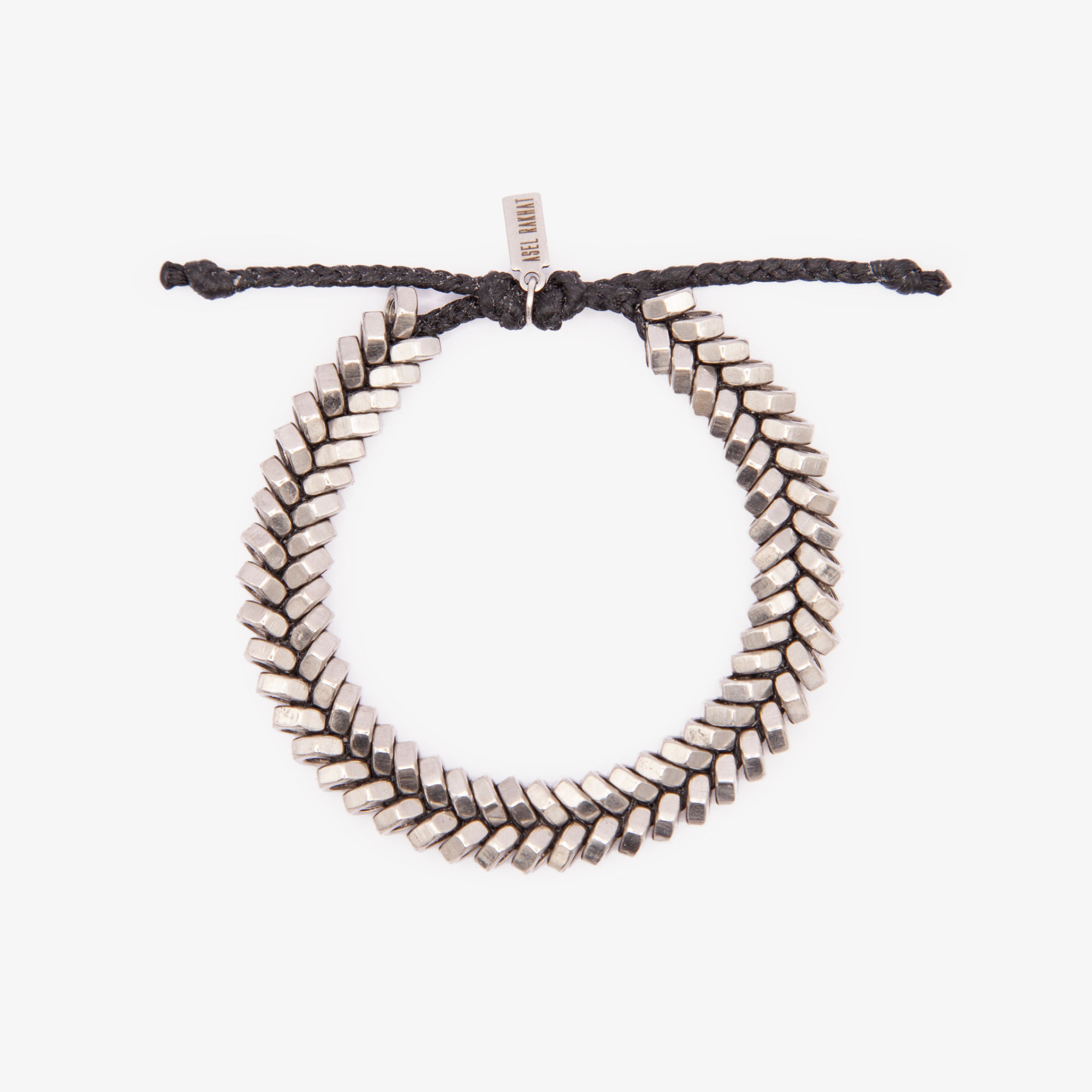 Almaty Armband aus Edelstahlmuttern – gleichmäßige, geflochtene Form mit verstellbarem Band