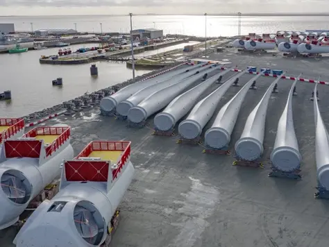 Siemens Gamesa workers in Hull call off strike after pay victory