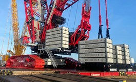 Mammoet unveils giant crane
