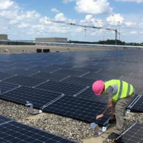   US commercial PV can meet 35% of electricity demand of manufacturers 