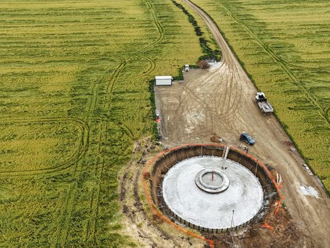 Eurowind Energy completes first foundation of the 48 MW wind farm in Pecineaga