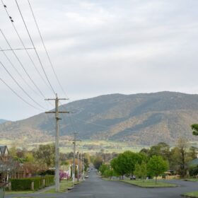 Australian community microgrid calls on residential solar to support energy security