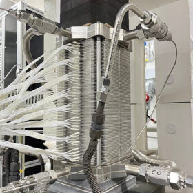   Korean researchers build 8 kW solid oxide electrolysis cell that can produce 5.7 kg of hydrogen per day 