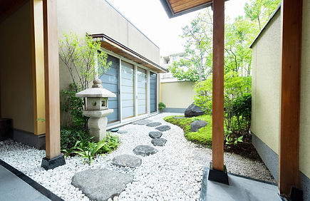 庭石・灯籠の施工も充実