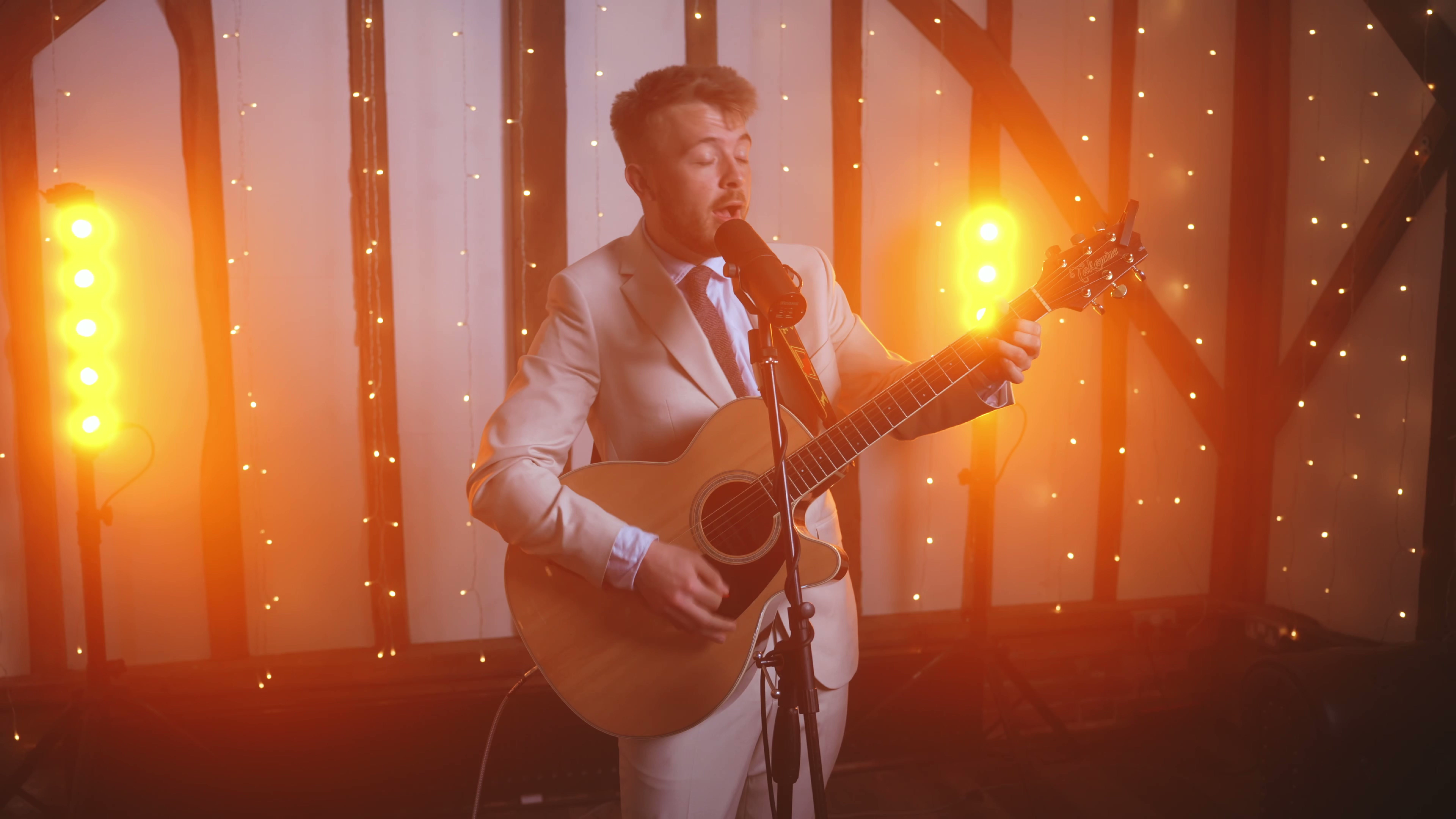 Callum Richards performing at a luxury wedding reception