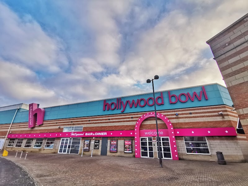 Hollywood Bowl Arcade - Leeds | UK Arcade Directory