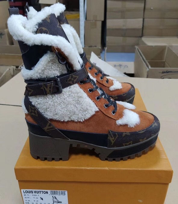Thumbnail: Lv Fur Boots