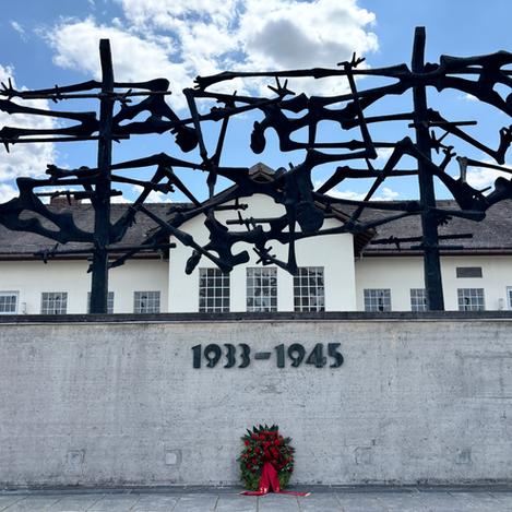 Zwischen Dachau und Deutschem Museum: Die gesellschaftswissenschaftliche KANT-Fahrt nach München