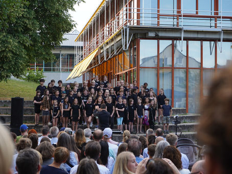 IKG Goes Hollywood: Sommerkonzert im Freien begeistert 400 Zuhörende