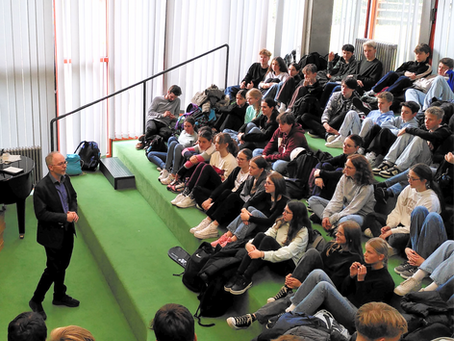 Bundestagsabgeordneter Matthias Gastel zu Besuch am IKG