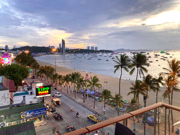 2023夏休みタイ旅行⑰🇹🇭 ホテルセレノーテルパタヤSKYTOPbar&bistroで優勝でた🏆