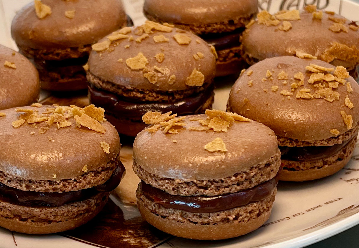 Macarons: Playful Flavors