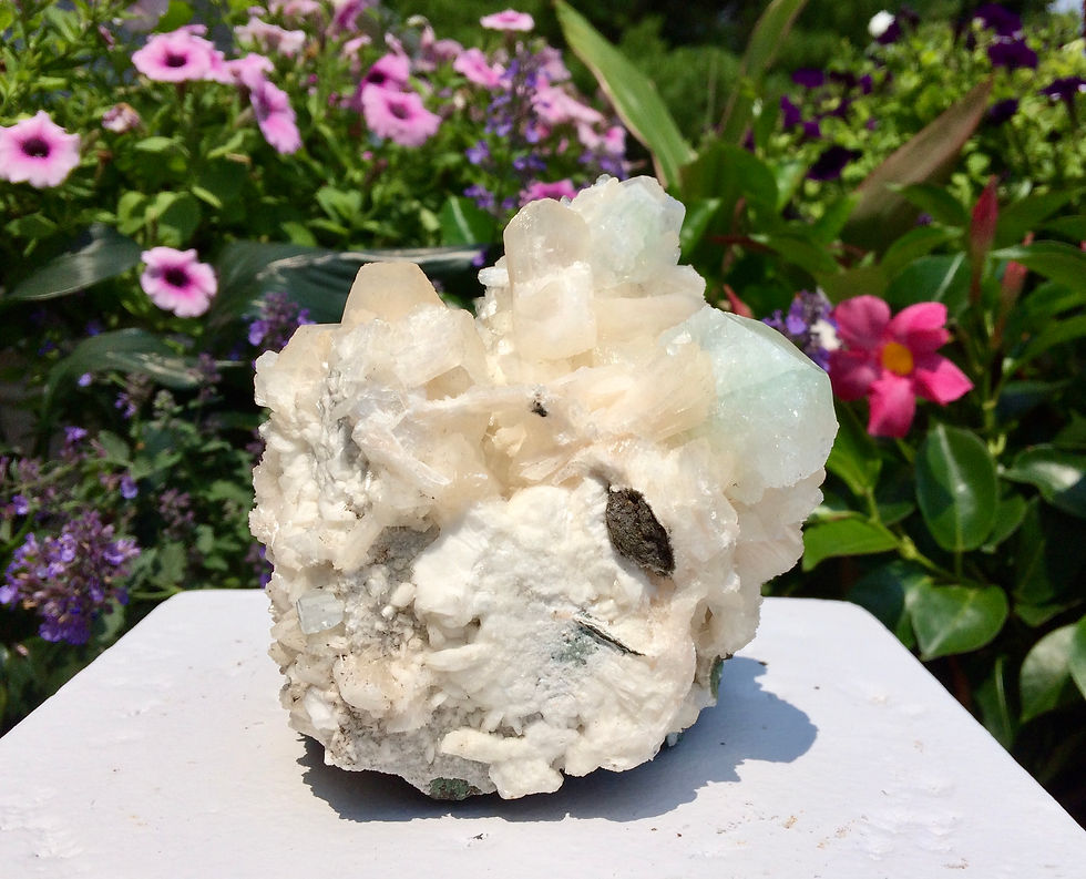 Thumbnail: APOPHYLLITE AND STILBITE CLUSTER