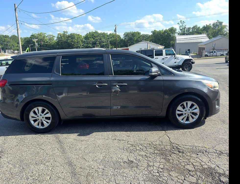 サムネイル： 2015 Kia Sedona