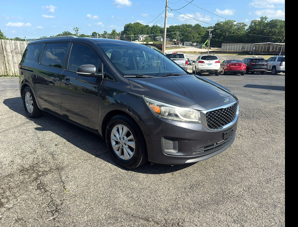 サムネイル： 2015 Kia Sedona