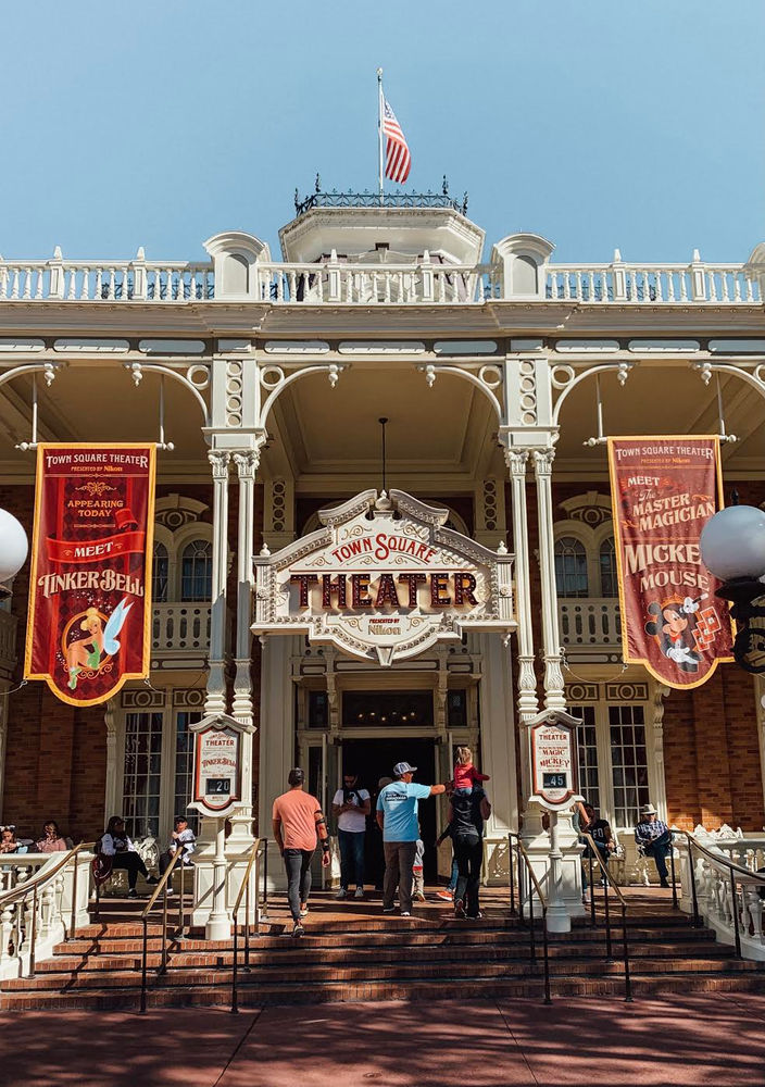 Disney World's Magic Kingdom, Orlando, Florida: Where to Eat Around